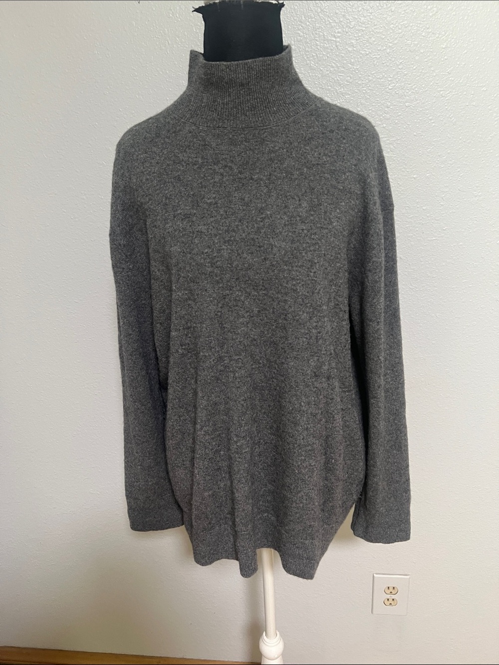 Vince 100% Cashmere Gray Mock Turtleneck Sweater